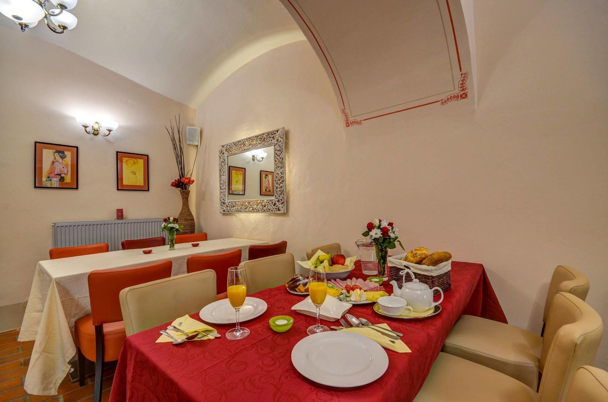 Hotel Edward Kelly Český Krumlov Exteriör bild