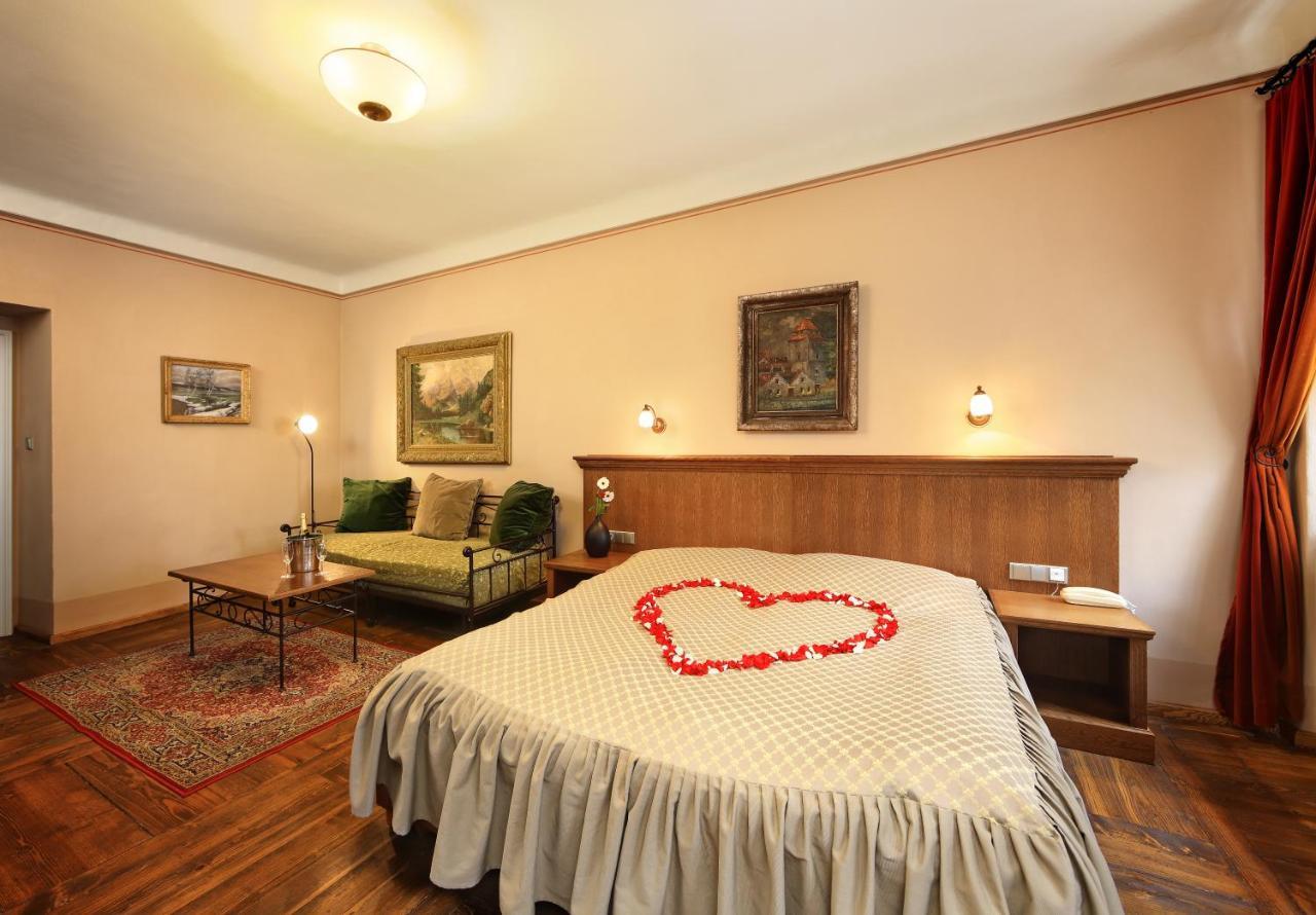 Hotel Edward Kelly Český Krumlov Exteriör bild